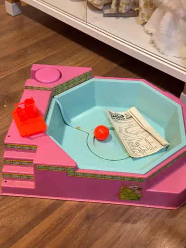 Boneca Barbie antiga da estrela piscina borbulhante