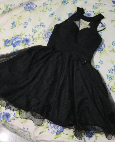 Vestido de Festa Curto Preto com Glitter Saia Rodada