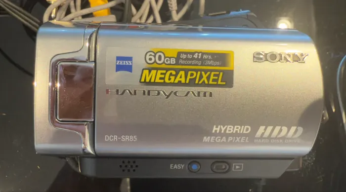 Filmadora Sony DCR SR85 com Tripé !