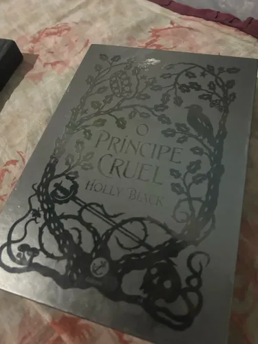 Livro o príncipe cruel, edição de luxo.