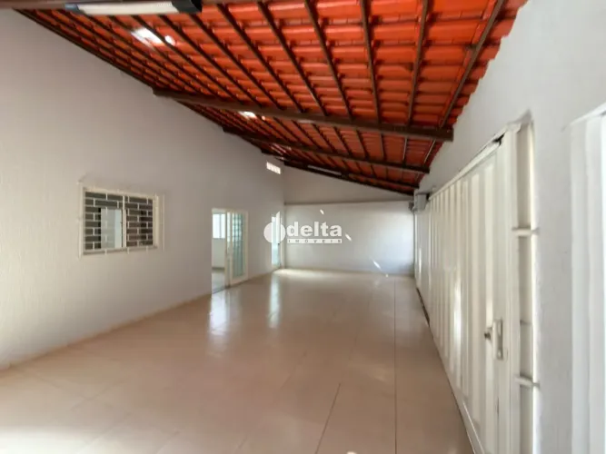 Casa residencial com 3 quartos sendo 1 suíte, disponível para locação no bairro Pacaembu e