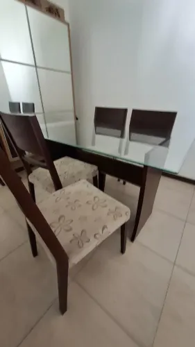 Mesa de jantar 4 lugares