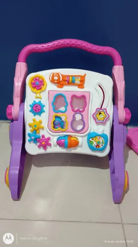 Andador bebê menina