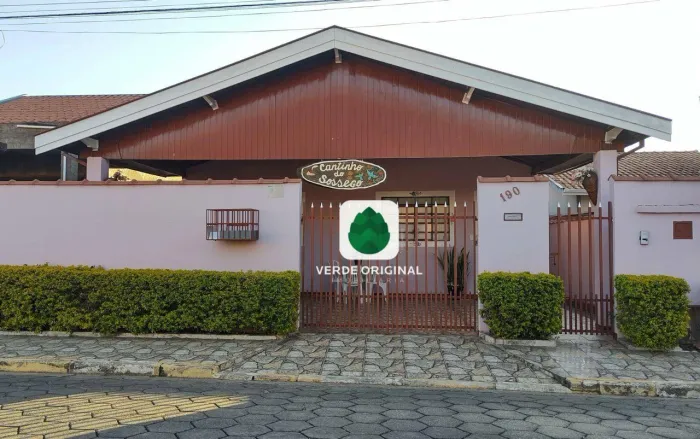 Casa à venda por R$ 700.000 - Jardim dos Cisnes - São Bento do Sapucaí/SP
