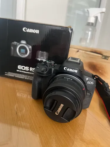 Canon EOS R50