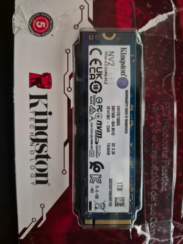 SSD Kingston NV2, 1TB, M.2 NVMe, 2280, Leitura 3500MBs e Gravação 2100MBs, SNV2S/1000G