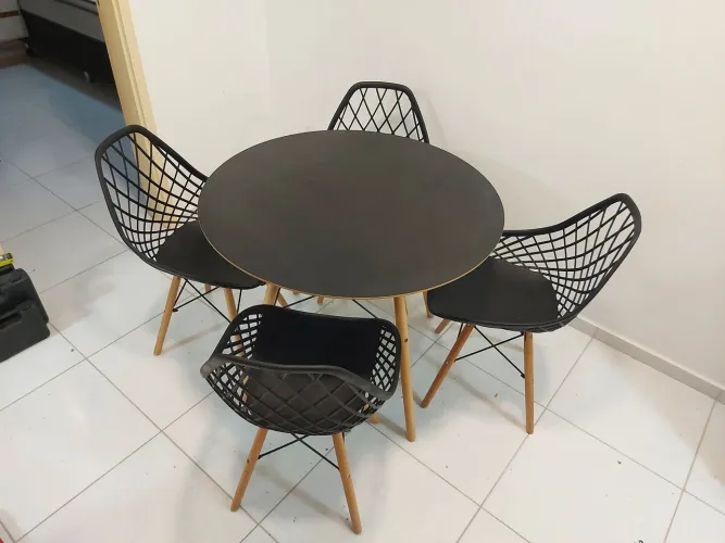 Conjunto de Mesa 90cm + 04 cadeiras
