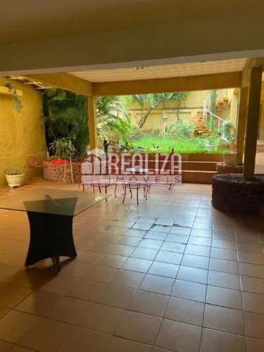 Casa à venda no Centro de Uberaba
