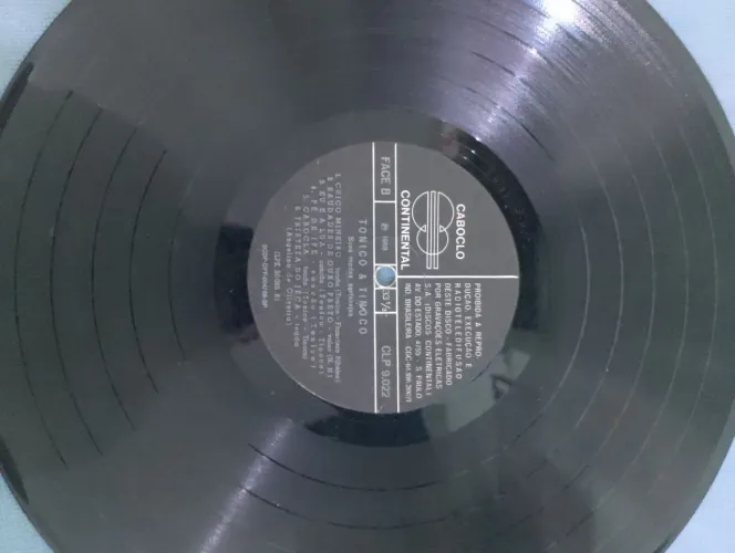 Vinil tônico e tinoco