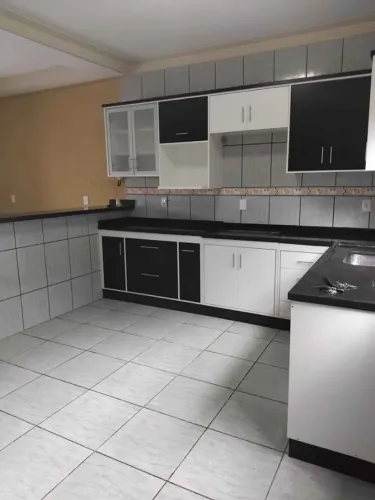 Repasse financiamento / casa avaliada em 300.000 / 3 quartos, 2 banheiros, sala, garagem