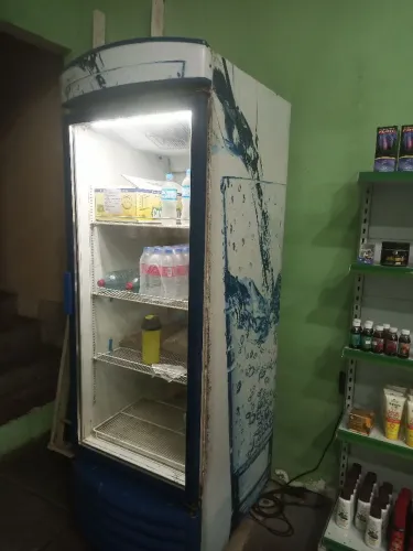 Freezer vertical muito bom. 220 v. Em Excelente funcionamento. *.  