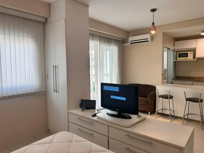 Apartamento com 1 dormitório para alugar, 50 m² por R$ 6.500,00/mês - Cidade Monções - São