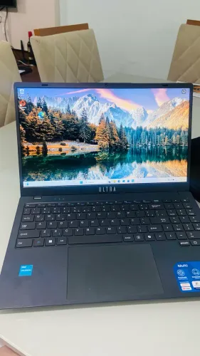 Notebook multi ultra ainda com película de proteção + bolsa targus grátis