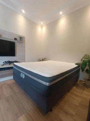 CAMA QUEEN DE MOLAS SIMMONS (ENTREGA GRÁTIS) 