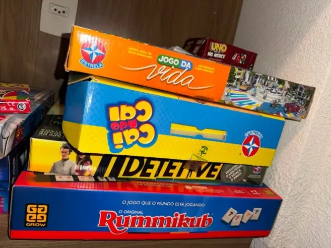 Pacote com 15 Jogos de Tabuleiro e Cartas - UNO, War, Rummikub...