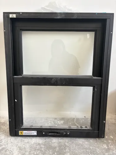 Janela Guilhotina Alumínio Preto Aluminc 