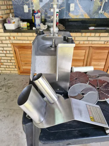 Processador industrial eskysen com 4 discos.