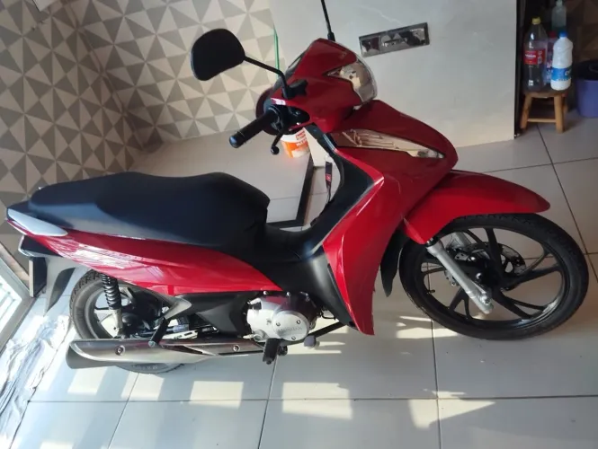 Biz 125 com apenas 6.500 km rodados