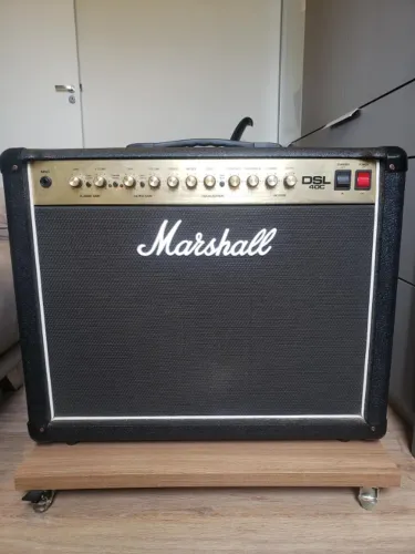 Amplificador Marshall DSL40C - Valvulado 