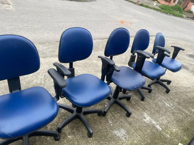 Cadeiras giratórias ergonômicas com 4 regulagens 