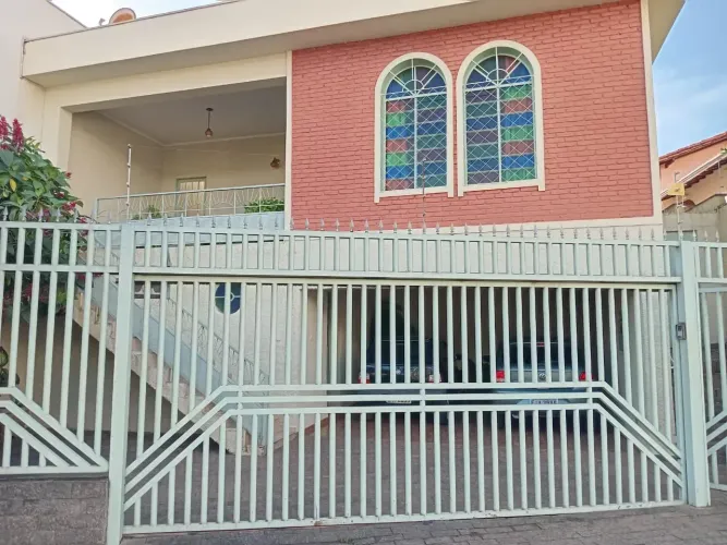 Casa na Av Arouca uma raridade com uma ótima planta