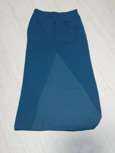 Saia longa de crepe verde escuro veste 40 Forever 21.