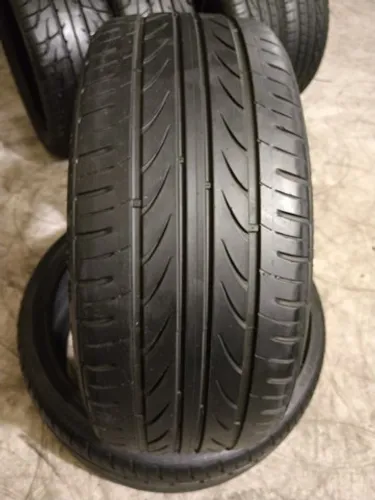 Pneu Delinte Thunder 225/ 35 20 JG590 Vulcanizado