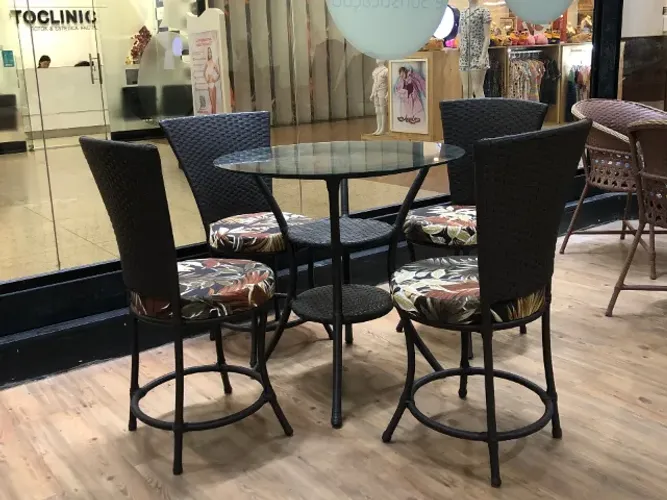 Mesa Redonda + 4 Cadeiras, 12x sem juros