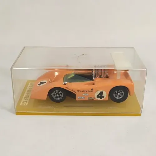 McLaren M8B de corrida 1/43 - Solido Brasil - Brinquedo antigo no Blister original