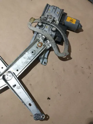 Maquina de vidro eletrica <br>dianteiro direito Corsa 4p 97
