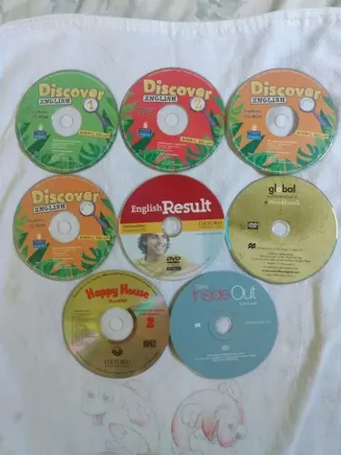Oito CDs, CD ROM, DVD ROM e DVD de inglês 