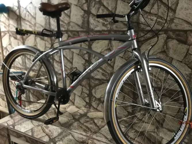 Bike Triumphy estilo praia
