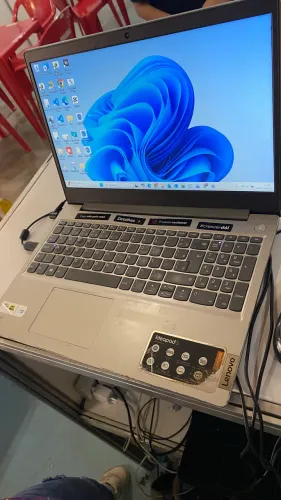 Notebook Lenovo IdeaPad 3 (Modelo 15IML05)