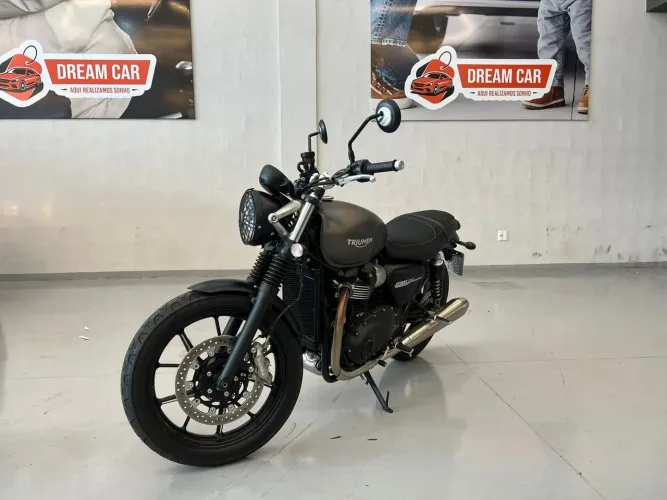 Triumph Bonneville T120 BLACK