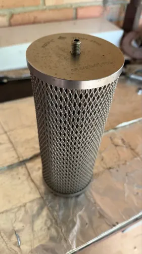 filtro de óleo hidráulico Indufil, modelo INR-S-0220-API-PF025-V. 