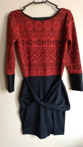 Vestido Vermelho e Preto