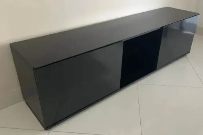 Rack preto Luxo Etna - 1,80m - com tampo de vidro