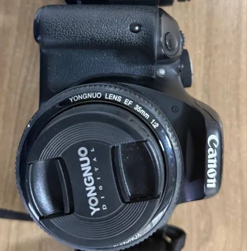 Três câmeras fotográficas digitais 