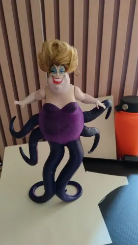 Boneca Ursula Colecionável - A Pequena Sereia