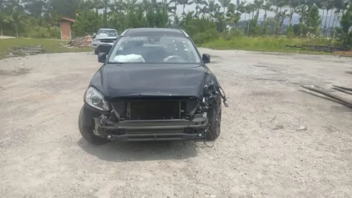 Volvo XC60 2.0 T5 2015 DYNAMIC FWD Veículo Destinado A Retirada De Peças