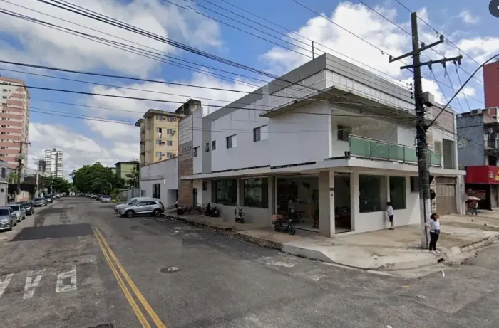 Prédio para venda tem 700 m² de área, de esquina em Marco - Belém - PA