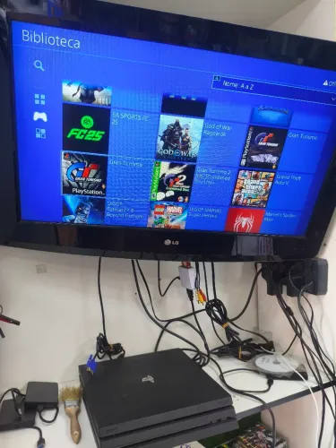 Ps4 pro destravado 28 jogos HD 1tb lançamento