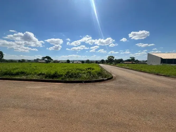 Lote de 480m² no condominio Vitoria Náutico em Furnas próximo de Formiga