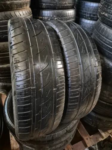 Par de pneus 205/65/15 Firestone 