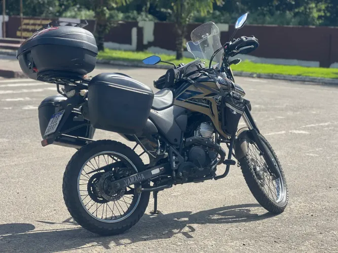 Lander 250, sem detalhes. 