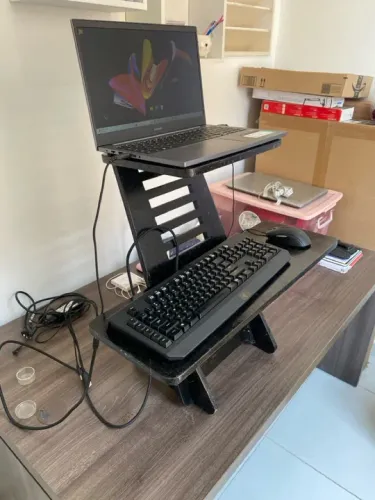 Standing Desk - Suporte para Notebook em Madeira