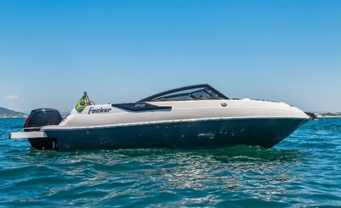 Focker Lancha 212 Gto 150 de popa (11 horas )