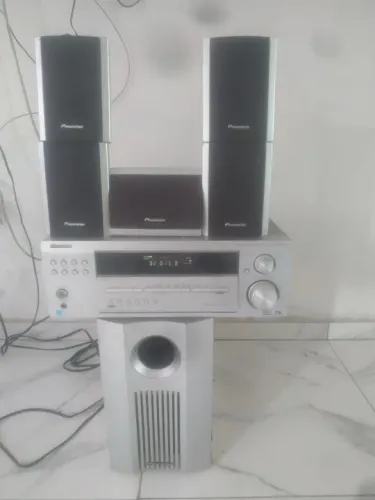 Pioneer VSX-D414 Stereo Audio/Video Multi 5.1 Channel Receiver.