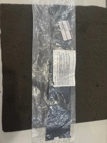 Faixa porta do traseira esquerda Livina 09/14.