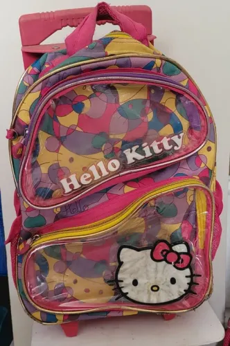 Mochilas e lancheiras diversas